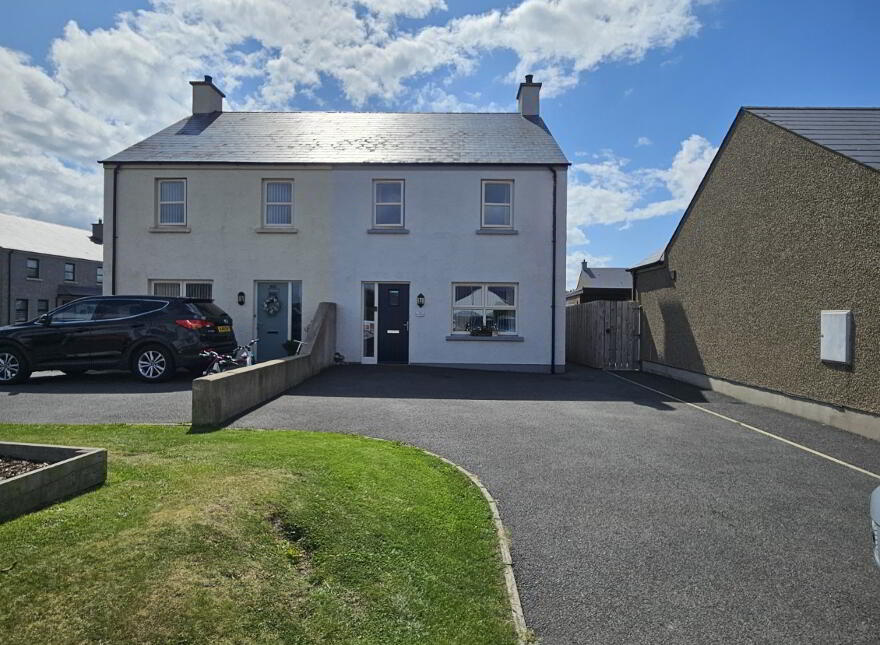 28 Corick Close, Kilkeel, BT34 4GD photo