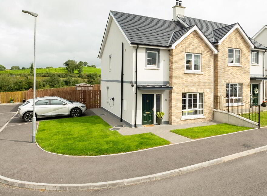 43 Bluebell Glade, Lisbellaw, BT94 5FU photo