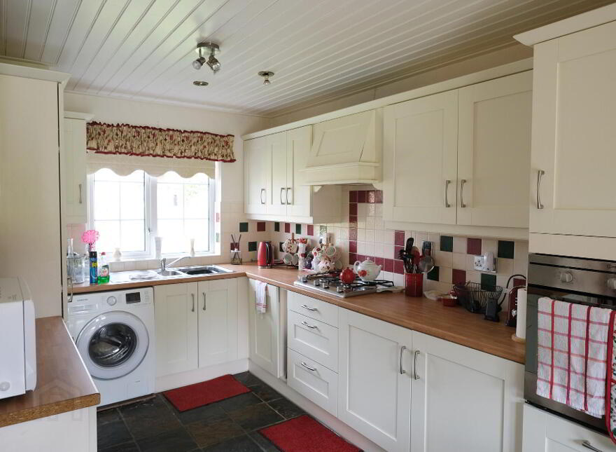 17 Glenwood Gardens, Enniskillen, BT74 7NA