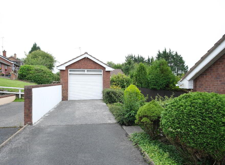 17 Glenwood Gardens, Enniskillen, BT74 7NA