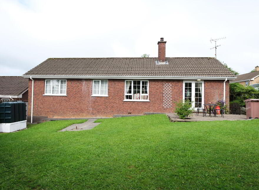 17 Glenwood Gardens, Enniskillen, BT74 7NA