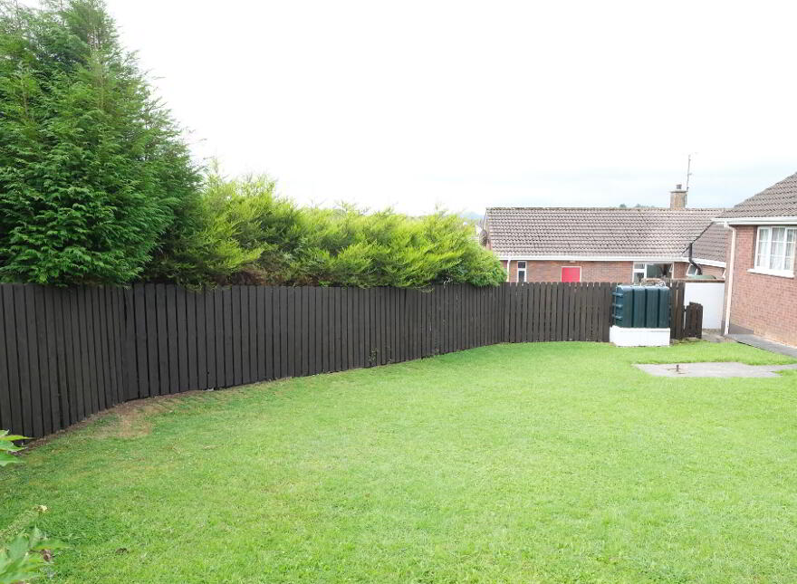 17 Glenwood Gardens, Enniskillen, BT74 7NA