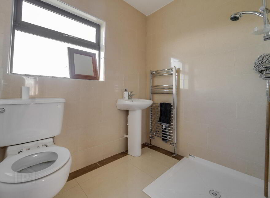 10 Saint James's Road, Greenhills, Dublin, D12E9V4