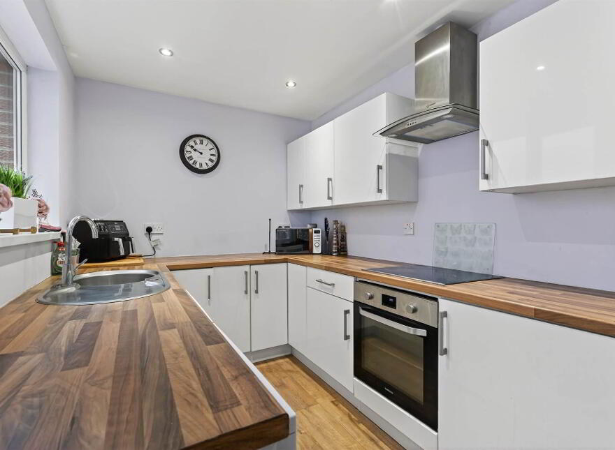 15 Hillview Avenue, Belfast, BT5 6JR