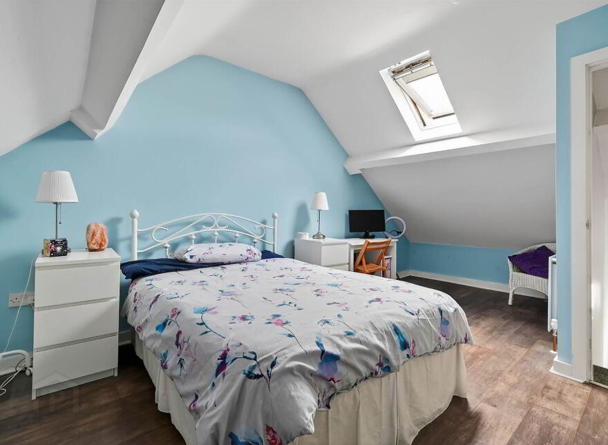 15 Hillview Avenue, Belfast, BT5 6JR