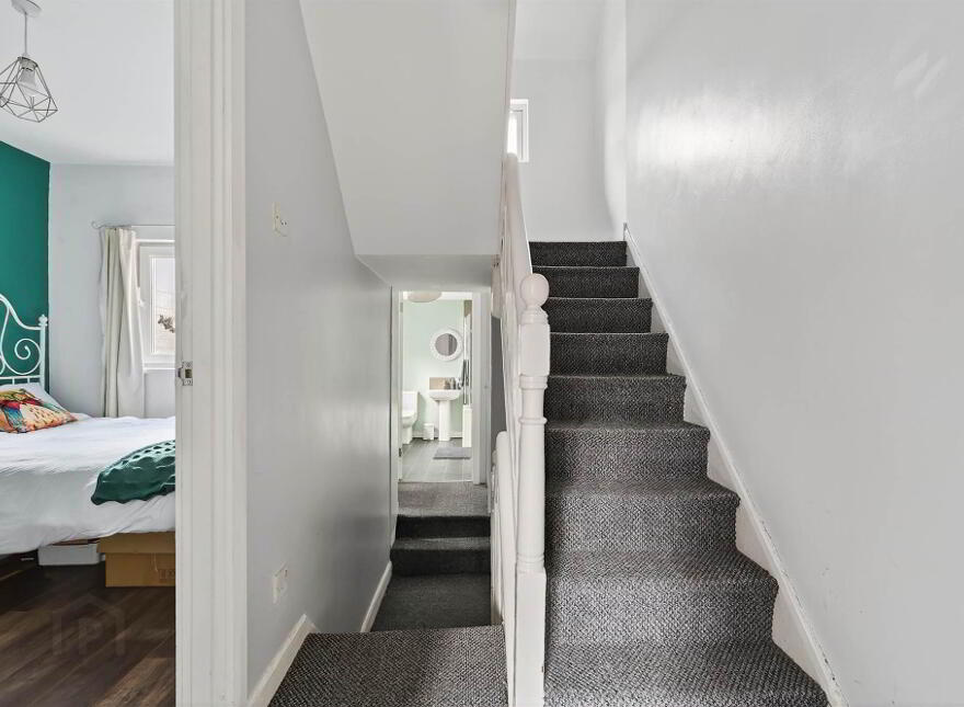 15 Hillview Avenue, Belfast, BT5 6JR