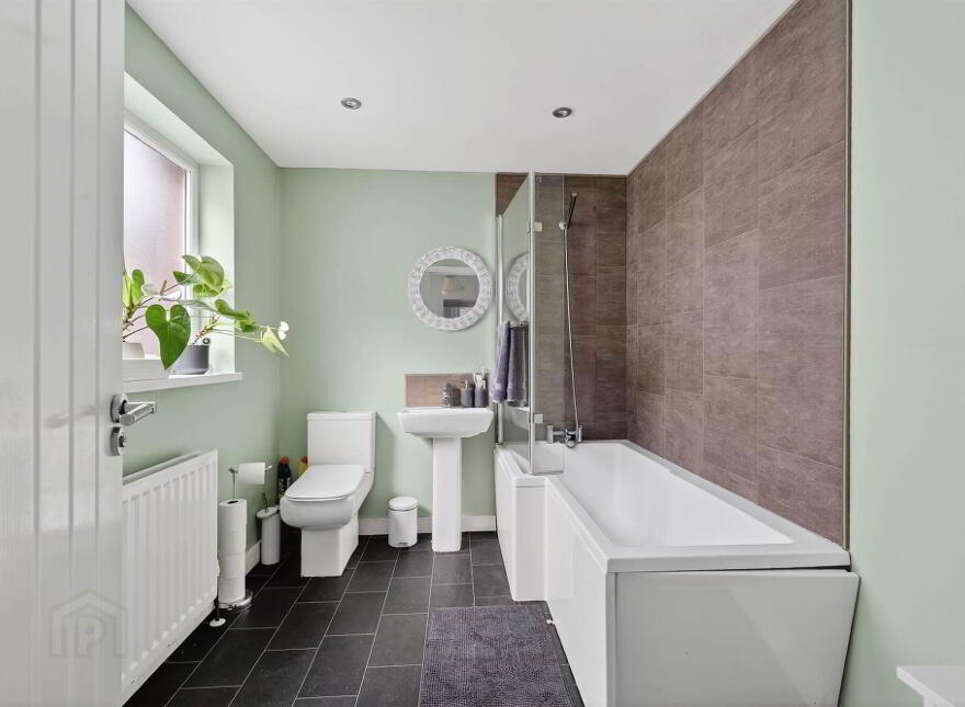 15 Hillview Avenue, Belfast, BT5 6JR