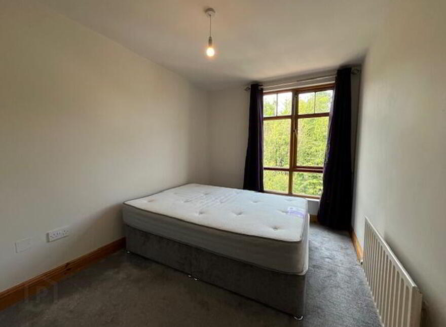 Woodbrook Crescent, Castleknock, Dublin, D15