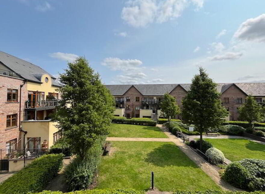Woodbrook Crescent, Castleknock, Dublin, D15