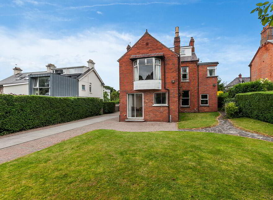 17 Maryville Park, Belfast, BT9 6LN