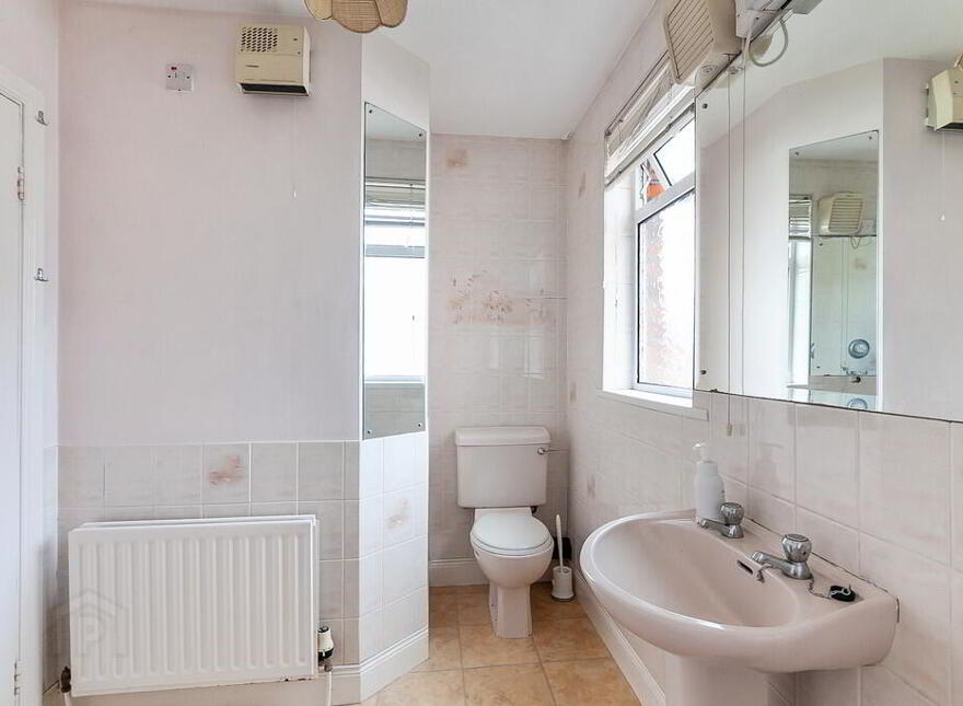 17 Maryville Park, Belfast, BT9 6LN