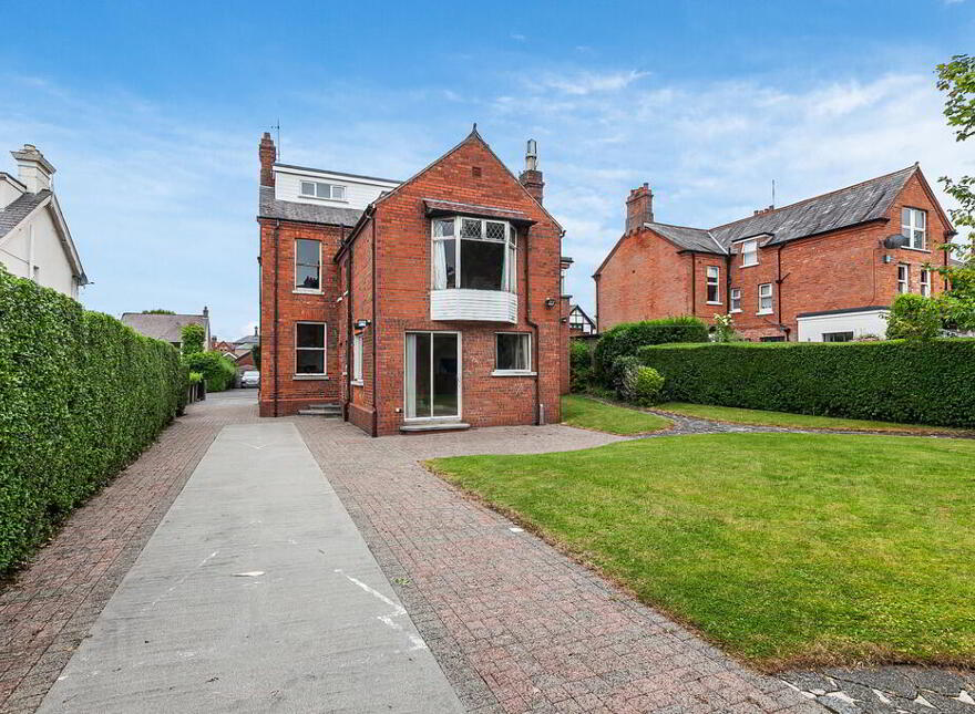 17 Maryville Park, Belfast, BT9 6LN