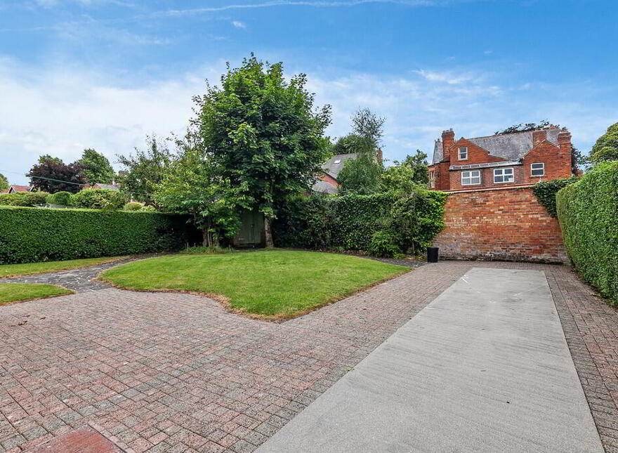 17 Maryville Park, Belfast, BT9 6LN