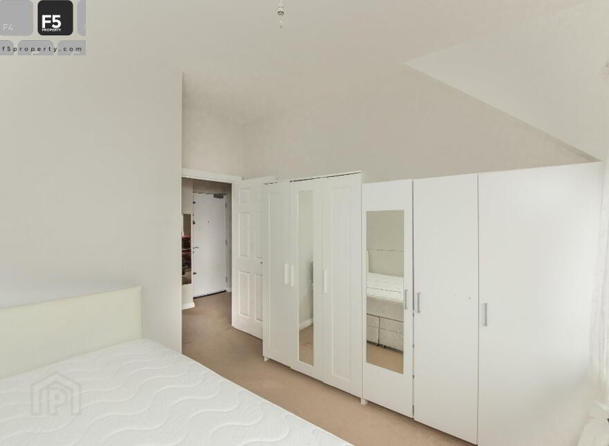Apt 3 10, Highgrove Meadows, Belfast, BT13 3FX
