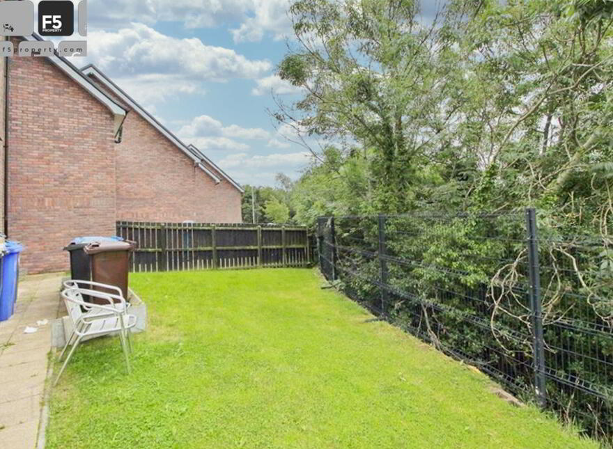 Apt 3 10, Highgrove Meadows, Belfast, BT13 3FX