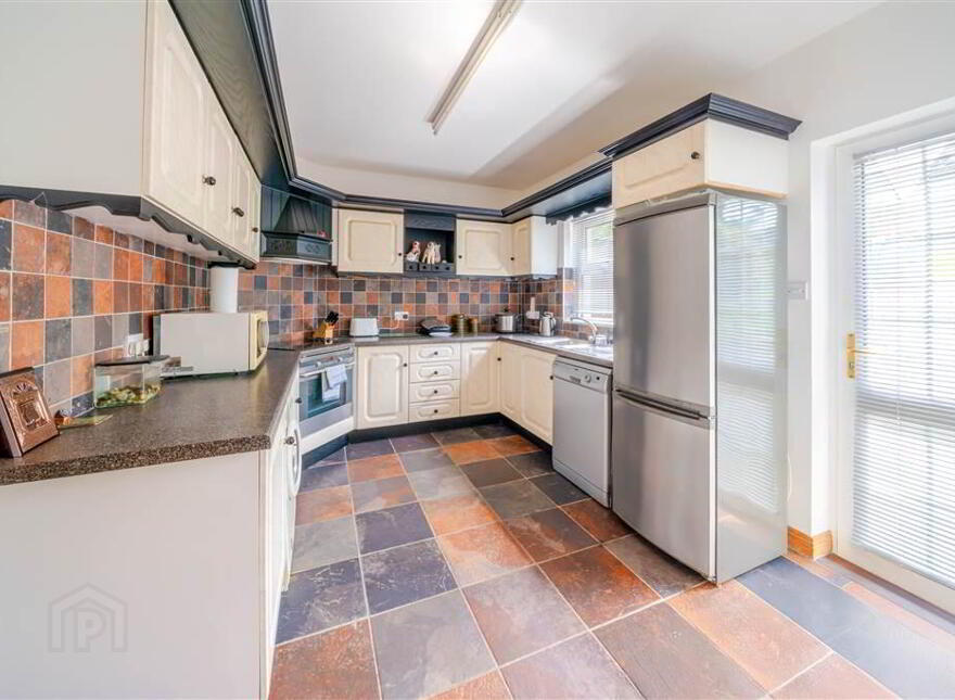 18 Clareview, The Quay, Westport, F28C624