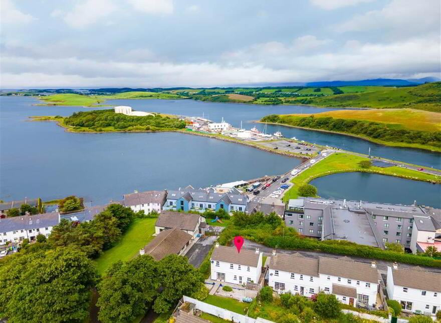 18 Clareview, The Quay, Westport, F28C624
