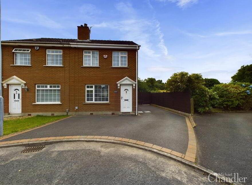 4 Beaufort Gardens, Belfast, BT8 7UD photo