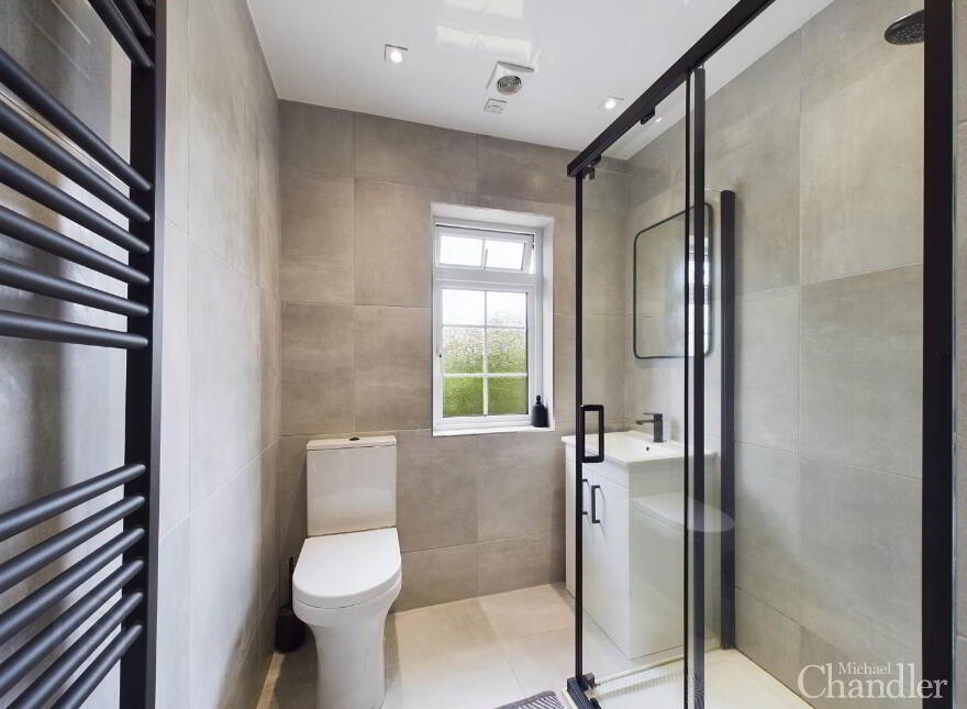 4 Beaufort Gardens, Belfast, BT8 7UD