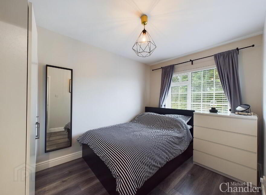 4 Beaufort Gardens, Belfast, BT8 7UD