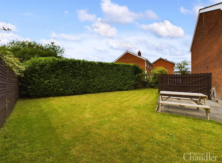 4 Beaufort Gardens, Belfast, BT8 7UD