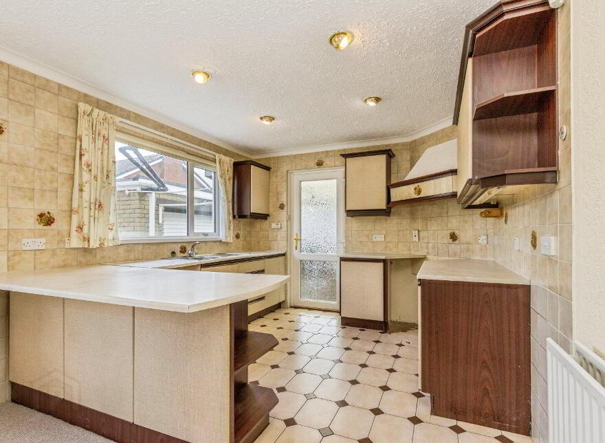 10 Adlon Gardens, Lisburn, BT28 2EQ