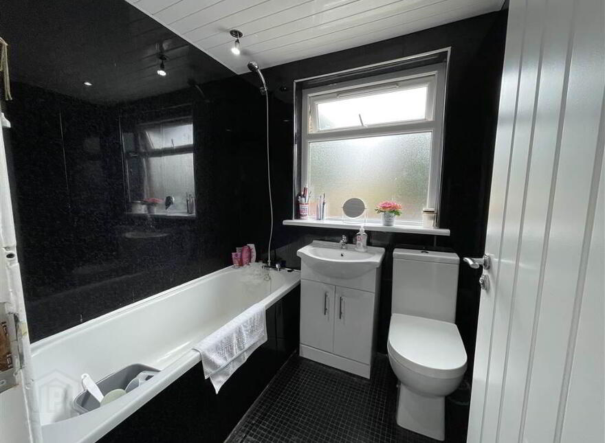 14 St James Drive, Belfast, BT12 6EJ