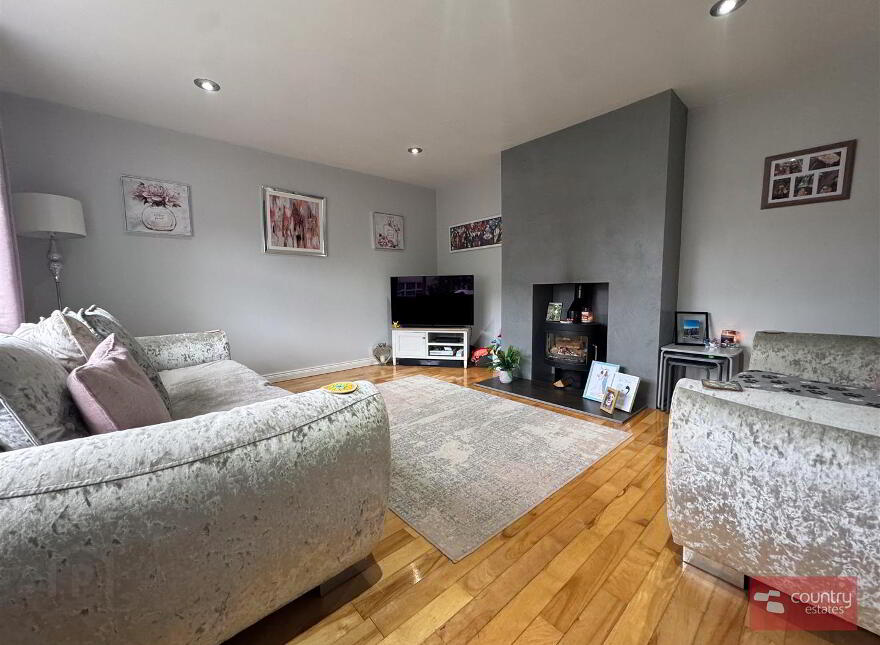 25 Village Hill, Straid, Ballyclare, BT39 9WQ