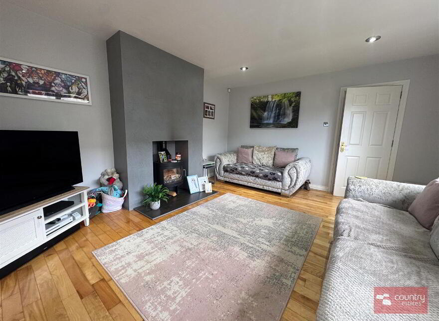 25 Village Hill, Straid, Ballyclare, BT39 9WQ