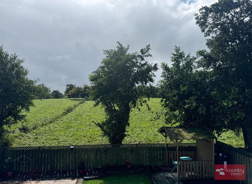 25 Village Hill, Straid, Ballyclare, BT39 9WQ