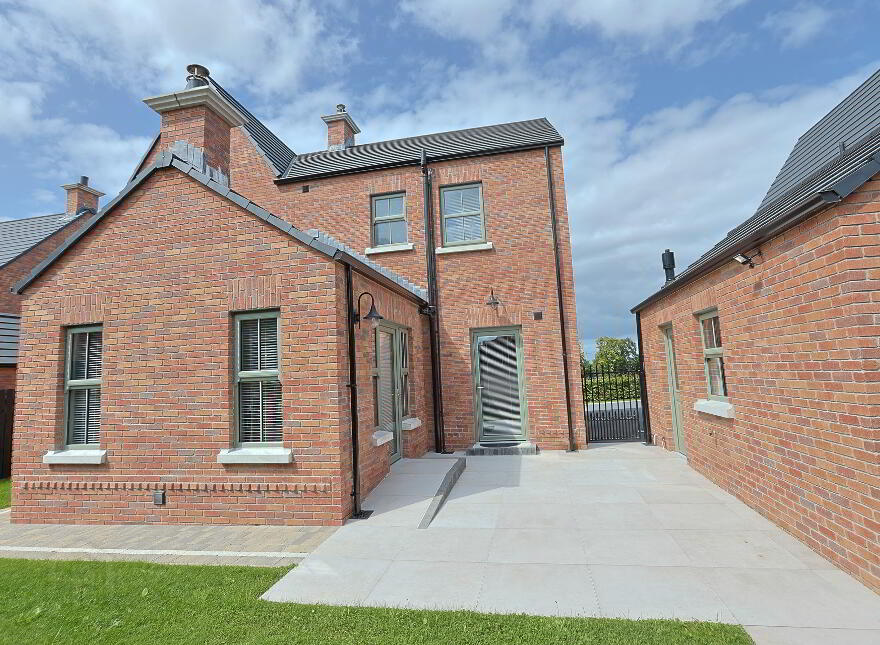 42 Blackthorn Manor, Bleary, Portadown, BT66 8FN
