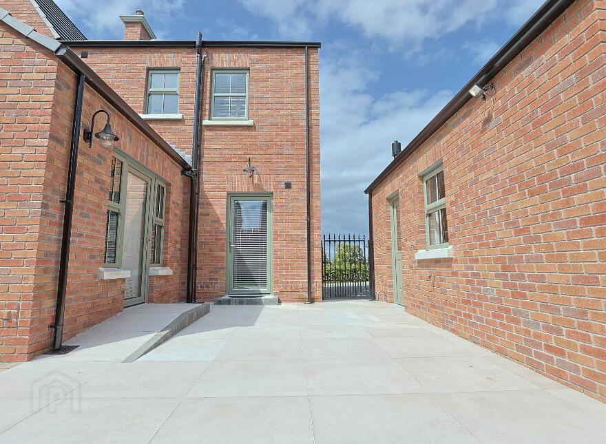 42 Blackthorn Manor, Bleary, Portadown, BT66 8FN