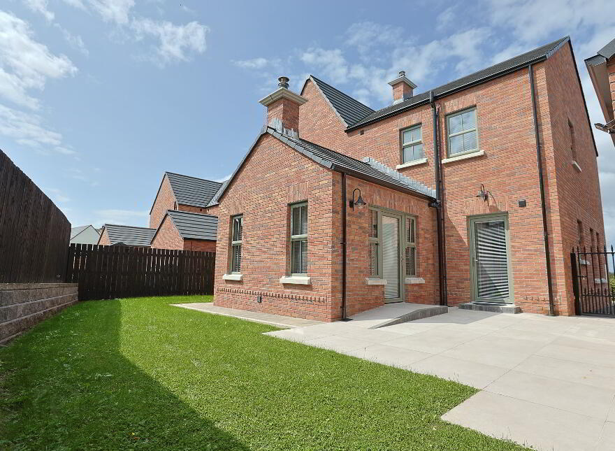 42 Blackthorn Manor, Bleary, Portadown, BT66 8FN