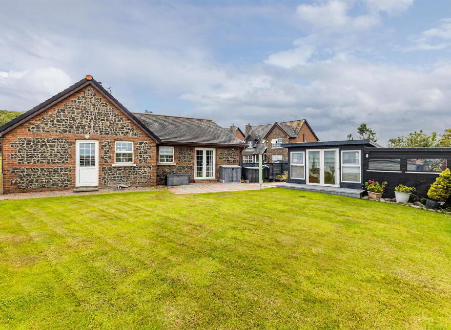 110 Ballywalter Road, Millisle, Newtownards, BT22 2HS