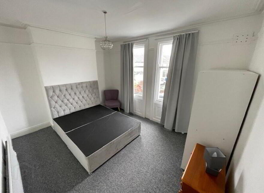 37 Kerrsland Crescent, Ballyhackamore, Belfast, BT5 6EQ