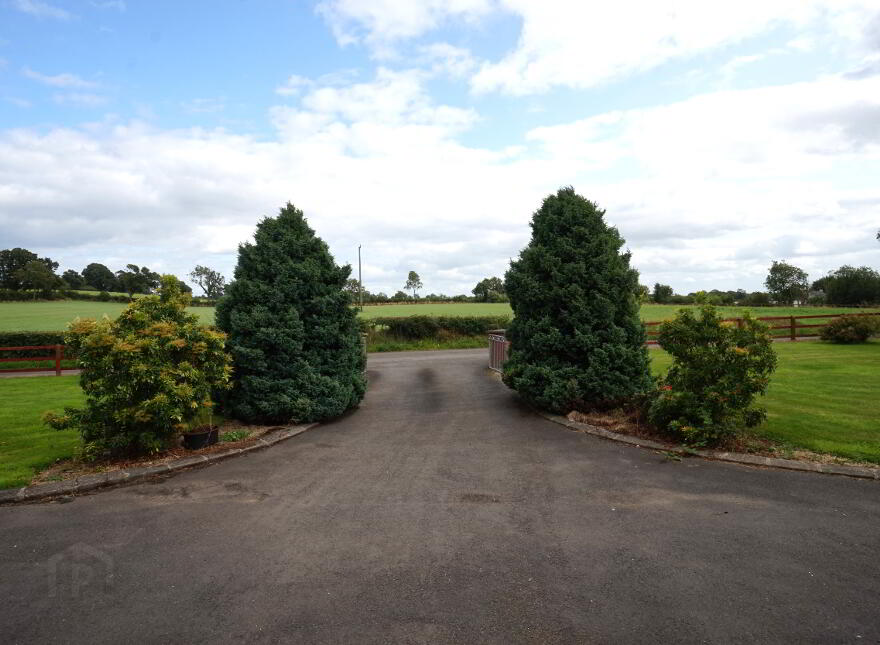 5 Haddockstown Road, Ballinderry Upper, Lisburn, BT28 2JJ