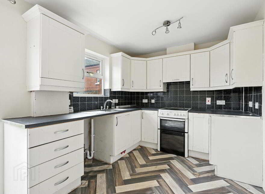 137 Snugville Street, Belfast, BT13 1NF