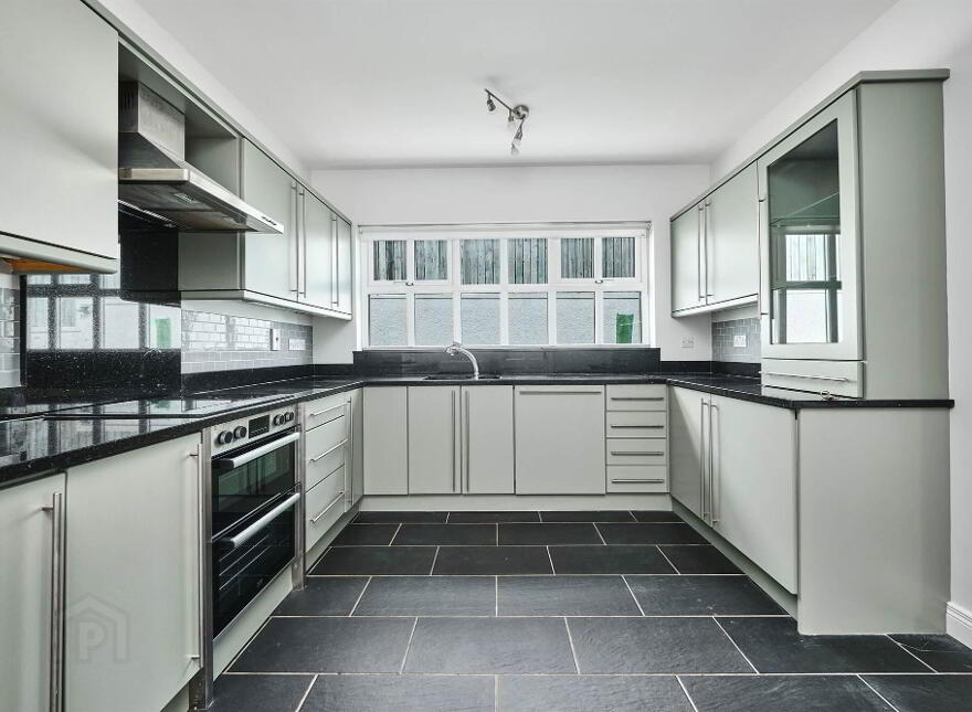 18 Ramoan Avenue, Ballycastle, BT54 6GA