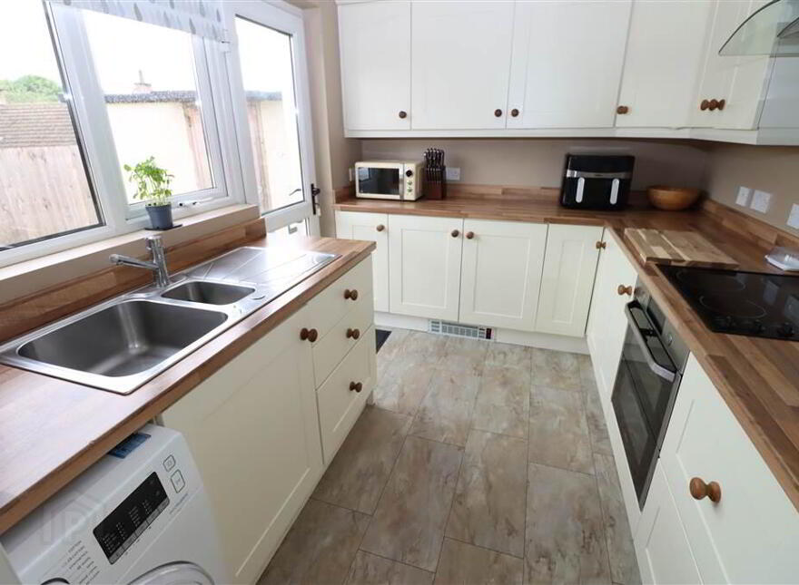 34 Drumadoon Drive, Dundonald, Belfast, BT16 2LY