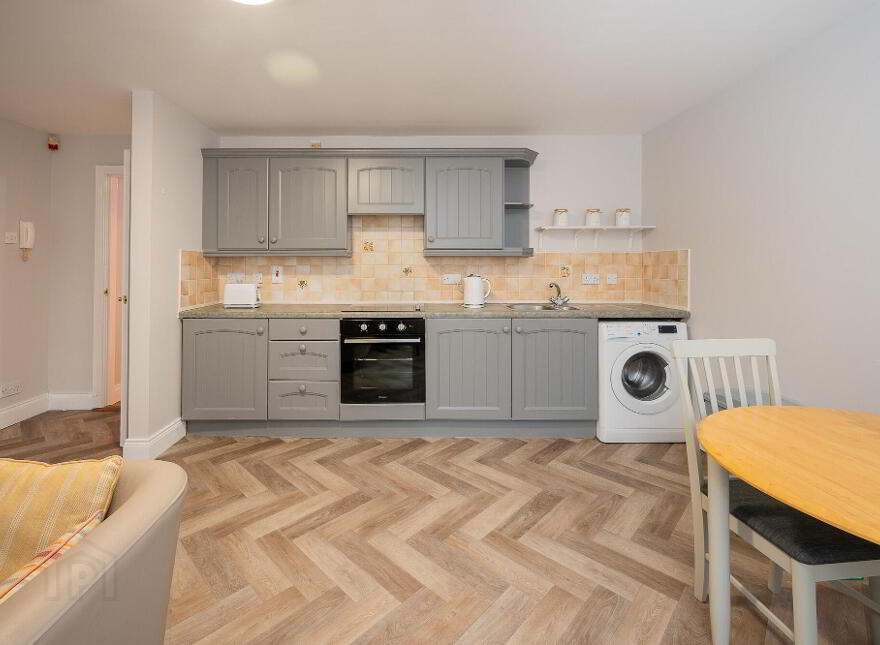 Apt 4, 85 Eglantine Avenue, Belfast, BT9 6EW