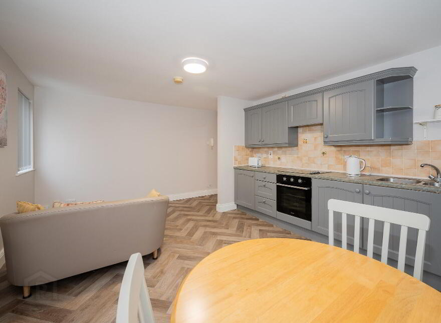 Apt 4, 85 Eglantine Avenue, Belfast, BT9 6EW