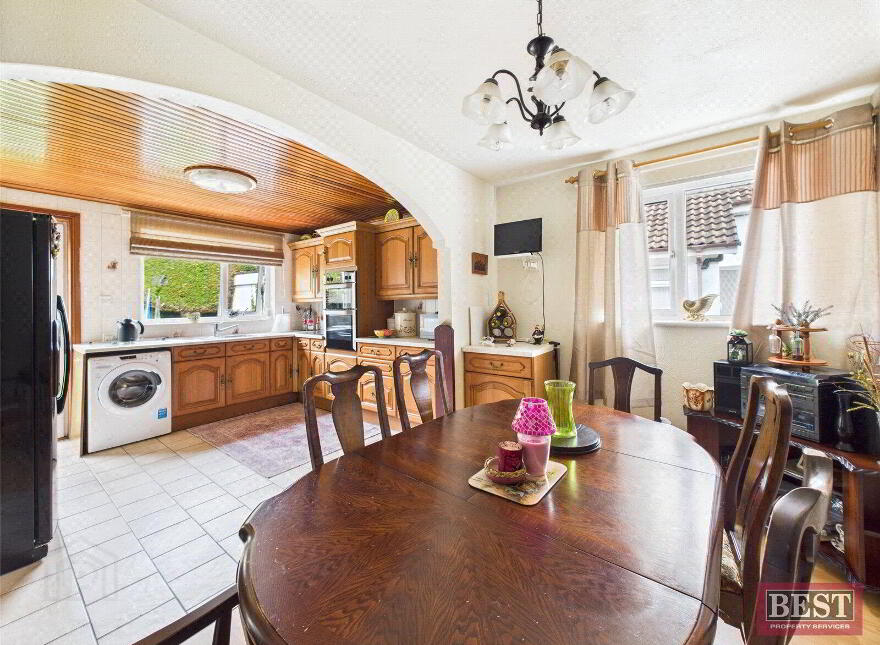 11 Meadowbrook Park, Newry, BT35 6LH
