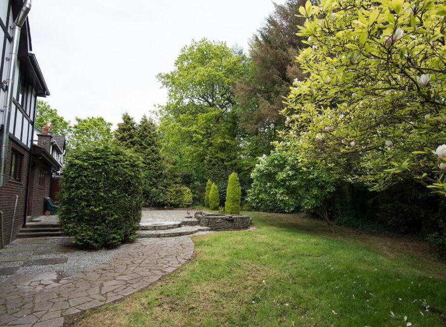16 Newforge Grange, Belfast, BT9 5QB