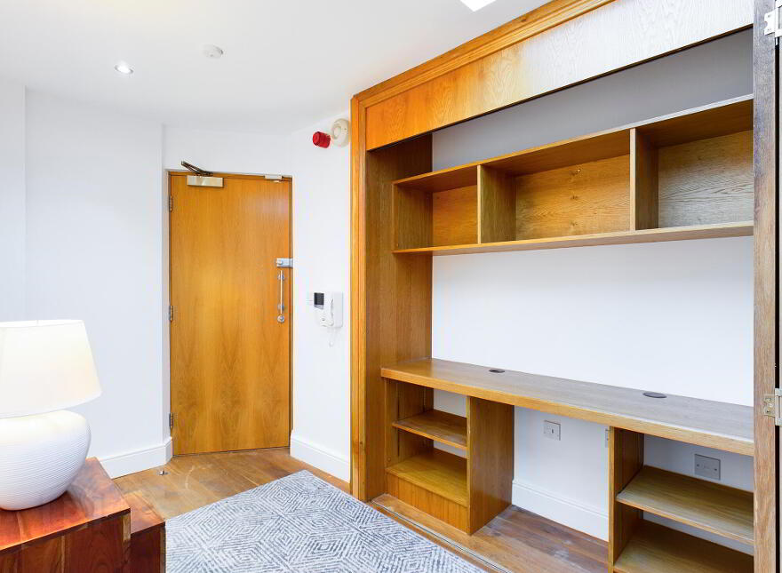 Apt 13, 1 Deramore Park South, Belfast, BT9 5JJ