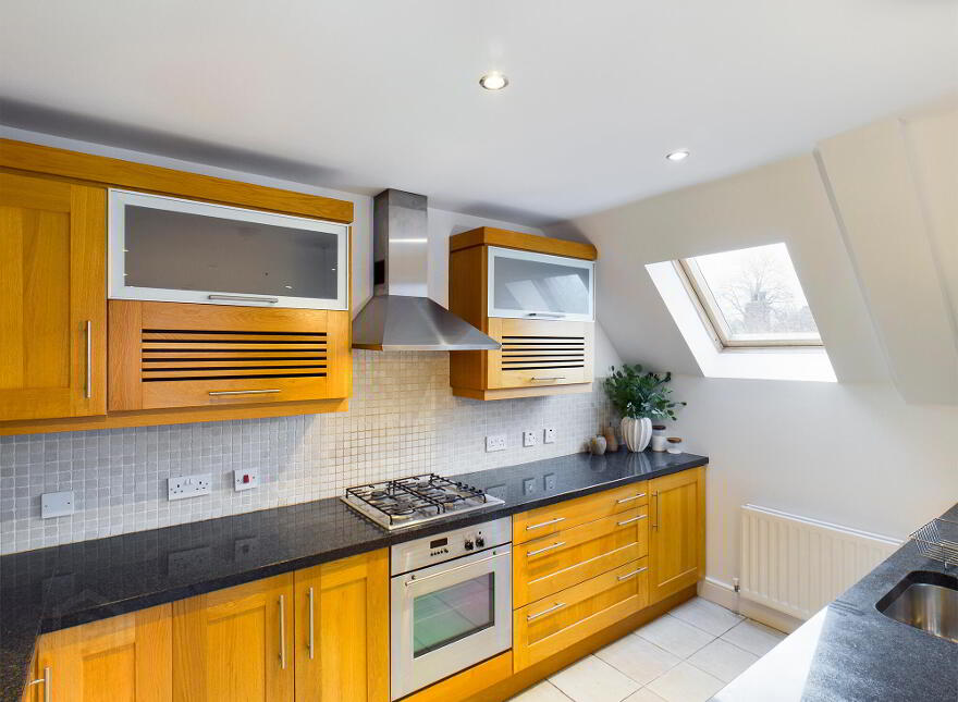 Apt 13, 1 Deramore Park South, Belfast, BT9 5JJ