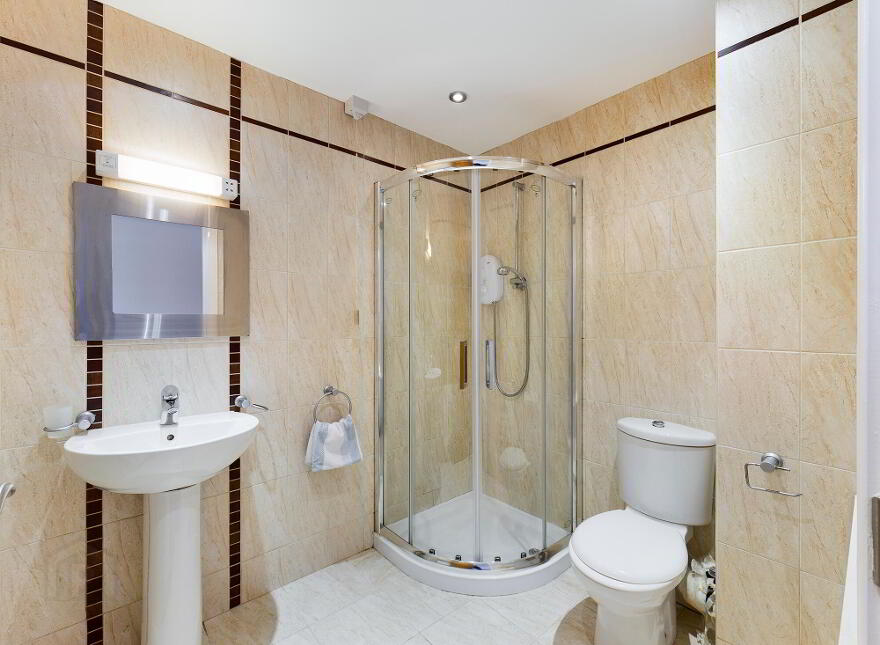Apt 13, 1 Deramore Park South, Belfast, BT9 5JJ