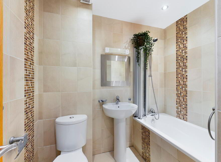Apt 13, 1 Deramore Park South, Belfast, BT9 5JJ