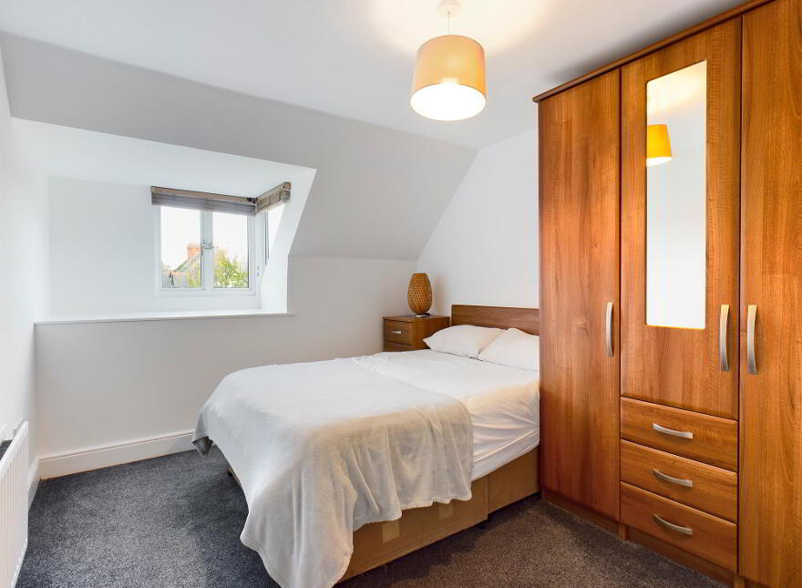 Apt 13, 1 Deramore Park South, Belfast, BT9 5JJ