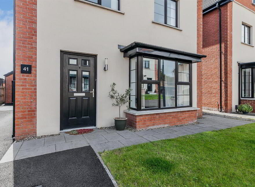 41 Highgrove Road, Carrickfergus, BT38 9AG
