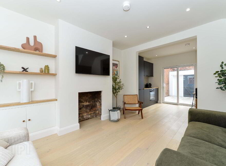 3 Lichfield Avenue, Belfast, BT5 5JQ